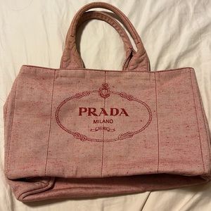 Prada Canapa